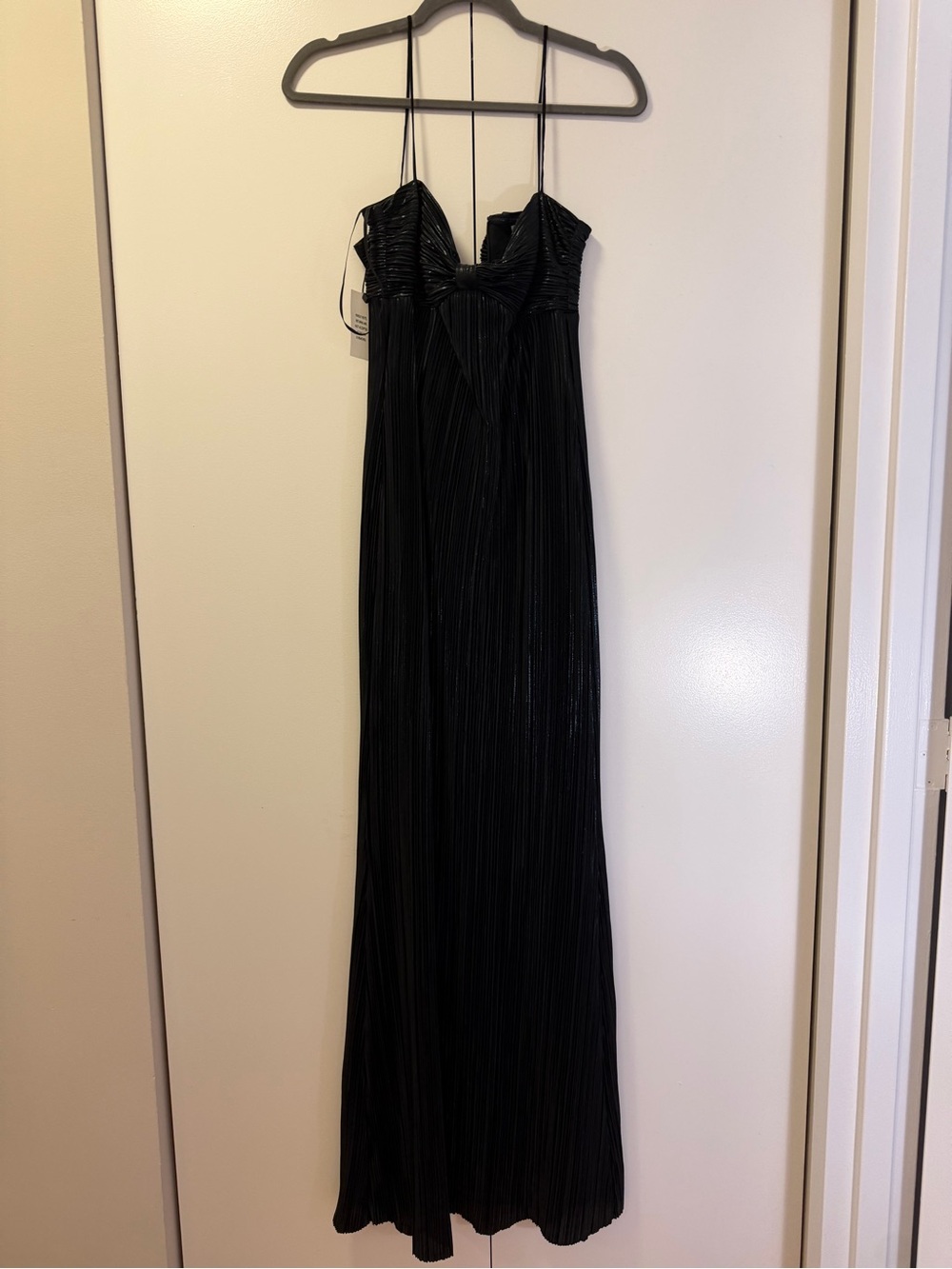 Lovers + Friends Black Pleated Spaghetti-Strap Maxi Dress
